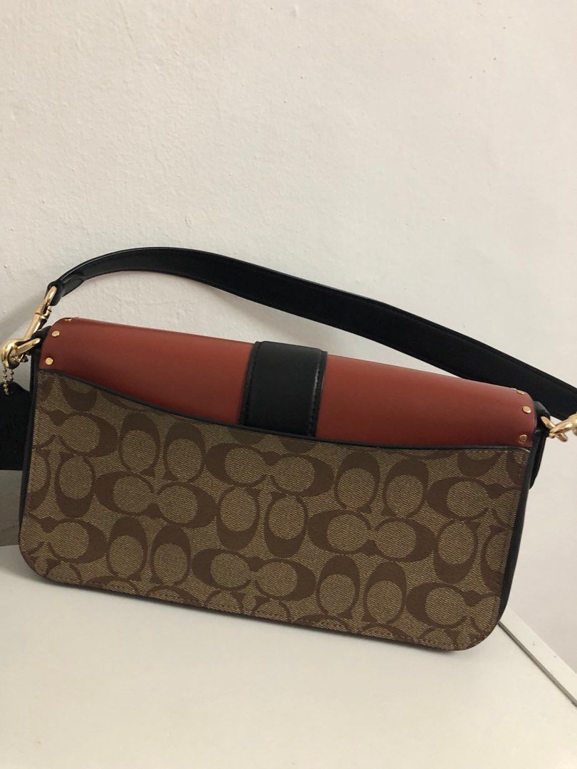 Last price ‼️ Coach shoulder bag in colorblock signature with