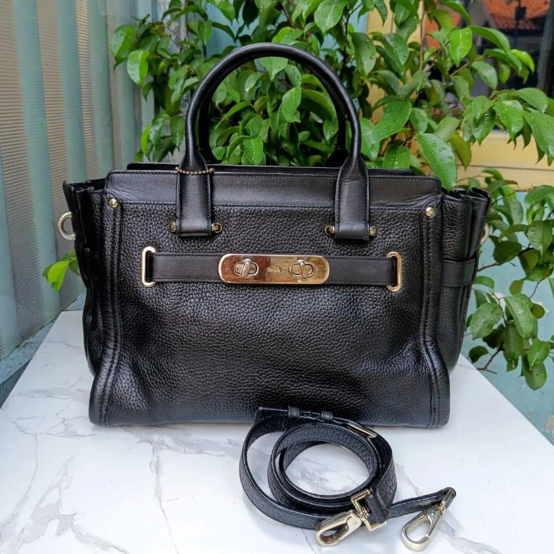 Coach Swagger 33 Preloved Barang Mewah Tas Dompet di Carousell