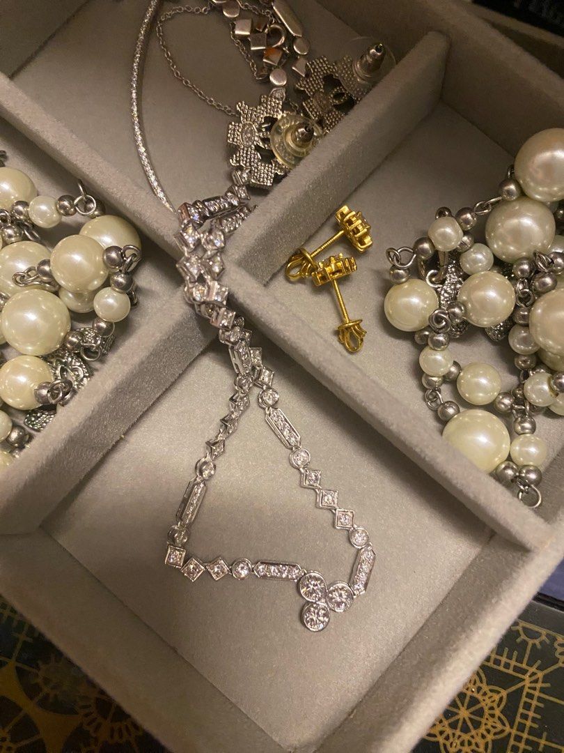 Where can i get a custom necklace made sale