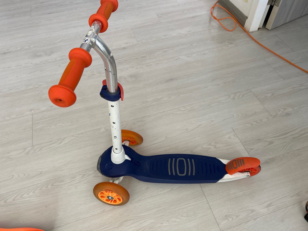 Decathlon kids kick scooter, Sports Equipment, Sports & Games, Skates