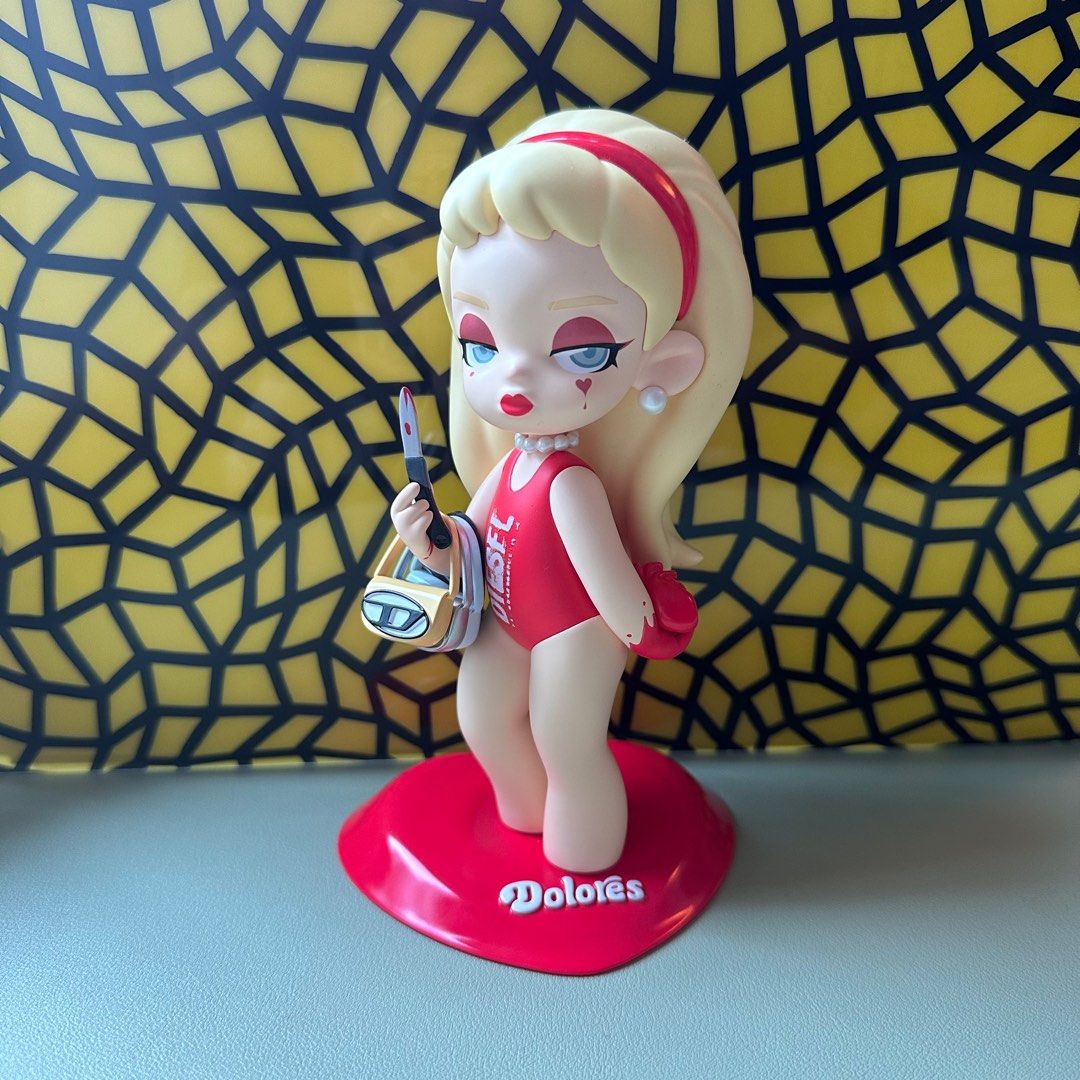Diesel x Dolores art toy with ULTRAMINI 1DR BAGS, 興趣及遊戲, 玩具 & 遊戲類