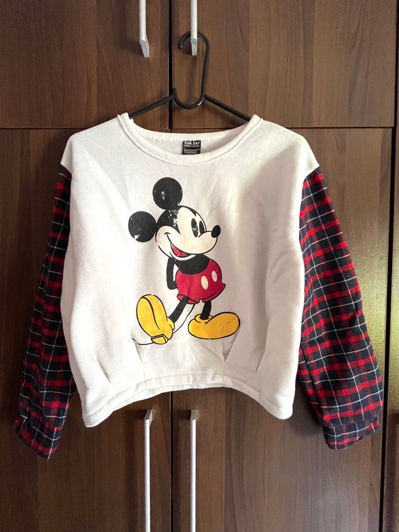 Pullover mickey top