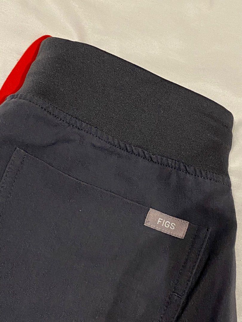 FIGS Zamora Joggers Charcoal, Women's Fashion, Bottoms, Other Bottoms on Carousell