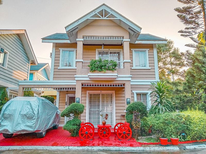 Fullyfurnished 3 Bedroom House & Lot in Marina Heights Lakefront City