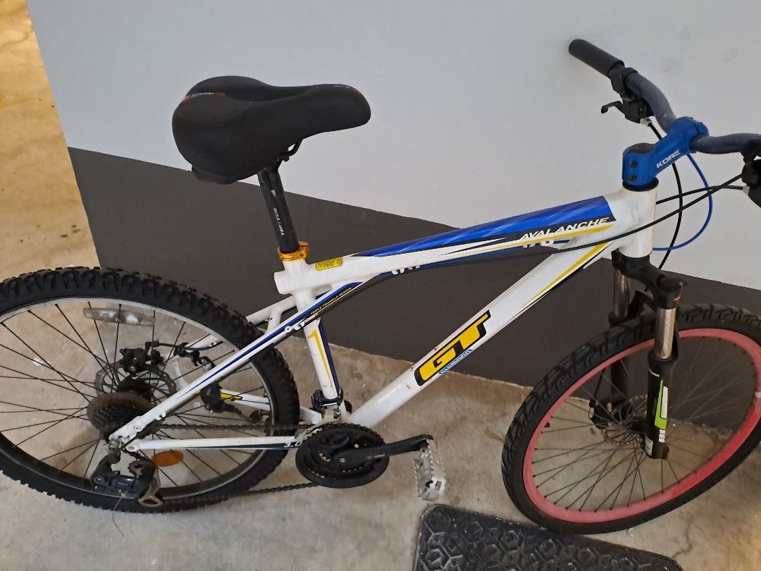 GT avalanche 3.0 mtb Mountain bike bicycle 26 inch wheel Sports