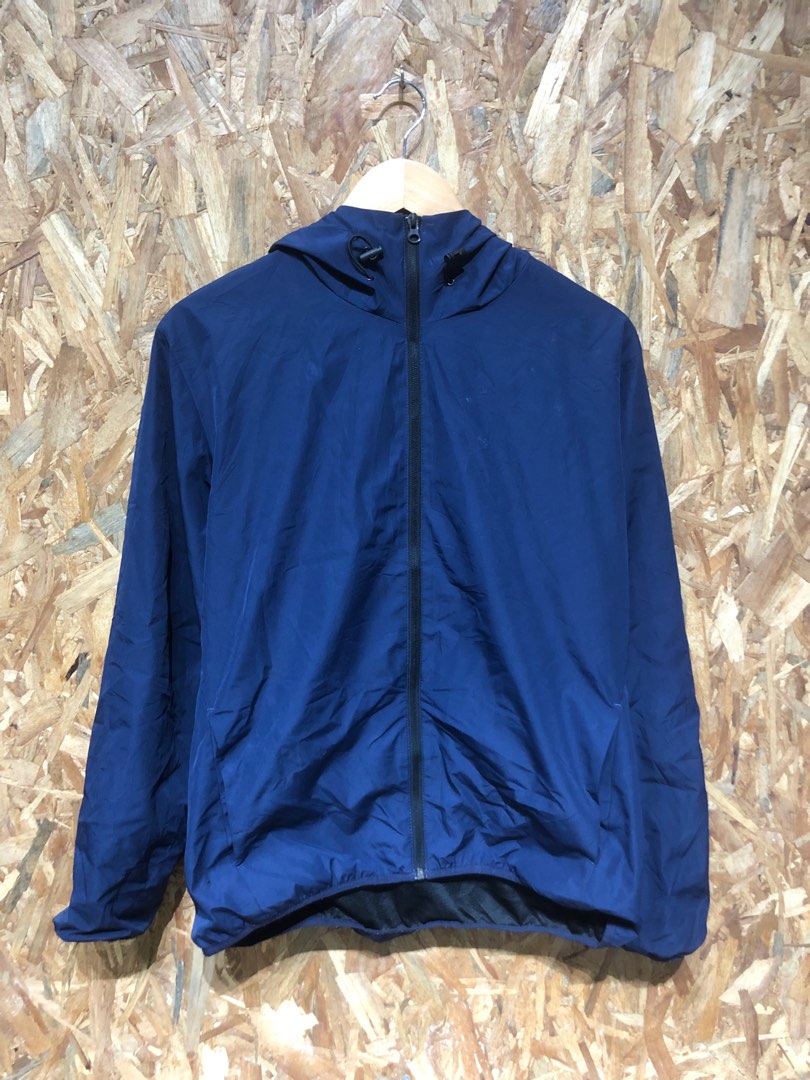 GU windbreaker, Men's Fashion, Activewear on Carousell