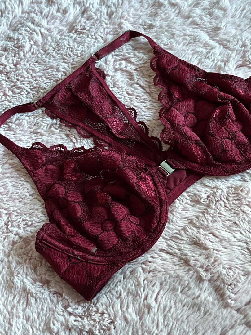 Brand new maroon color bra with 3 hooks, Women's Fashion, New Undergarments  & Loungewear on Carousell