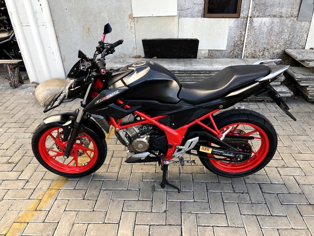 Motor outlet cb150r 2016
