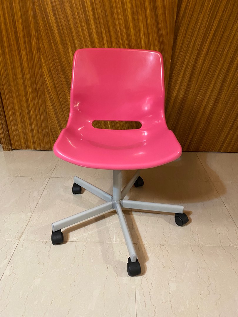 Ikea pink best sale plastic desk chair