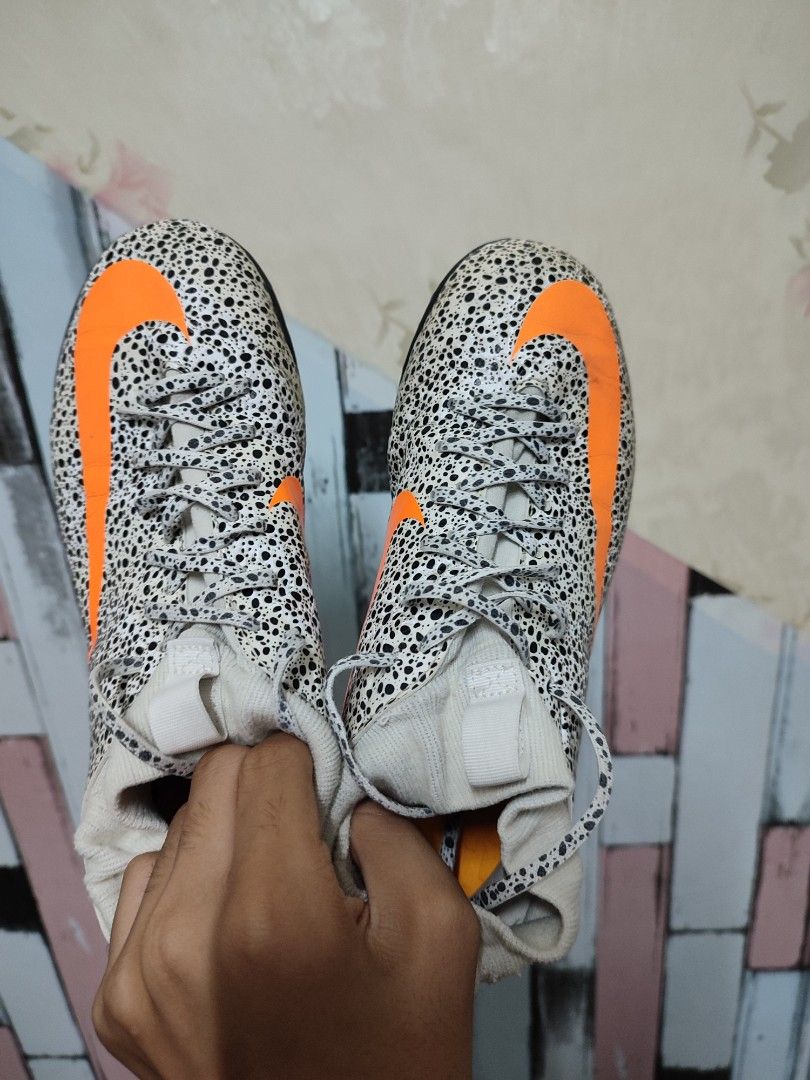 kasut futsal mercurial