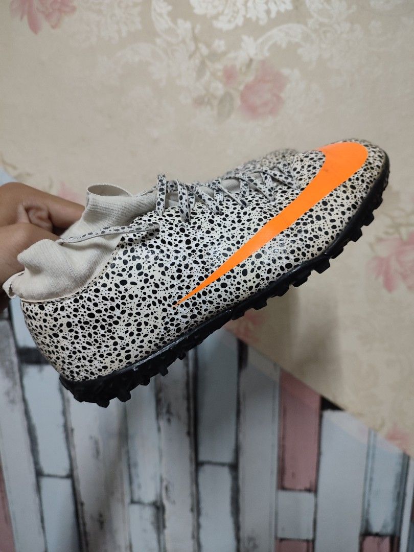 kasut futsal mercurial