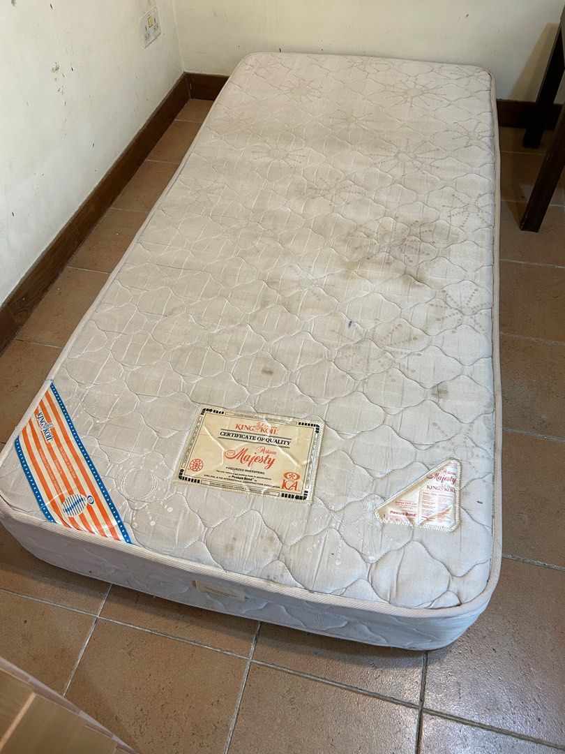 King Koil posture bond single mattress Furniture Home Living