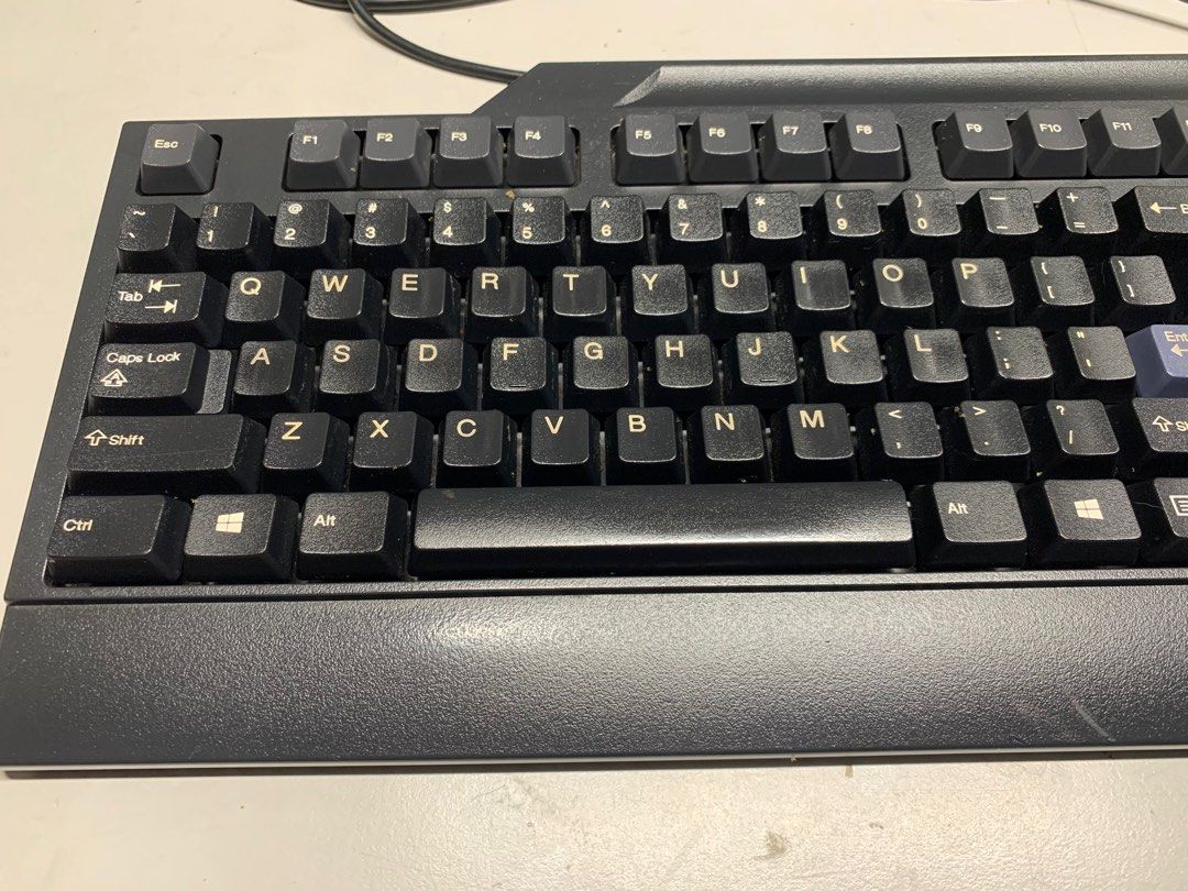 Lenovo Original USB Full Size Keyboard (Category: Computer Keyboard) located in Paranaque City. Submitted by seb_trading (Listing ID 1229203756, Image 2). Description: authentic Lenovo keyboard Model KB 1021 good condition no damage key tested working USB keyboard last price Paranaque area.