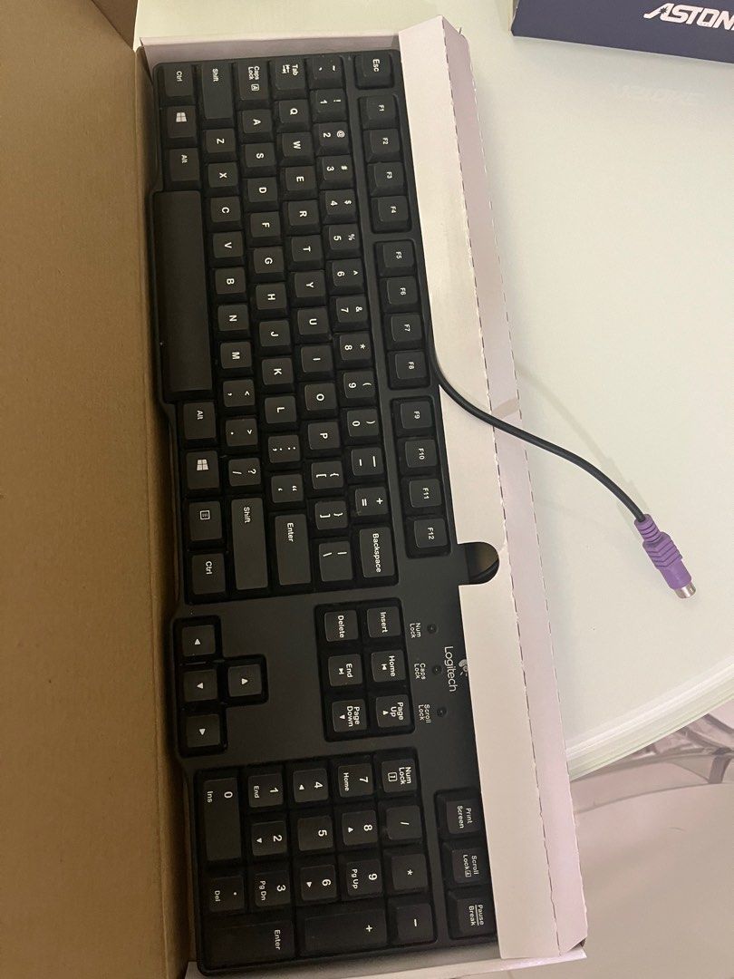Logitech PS/2 Keyboard, Computers & Tech, Parts & Accessories, Computer