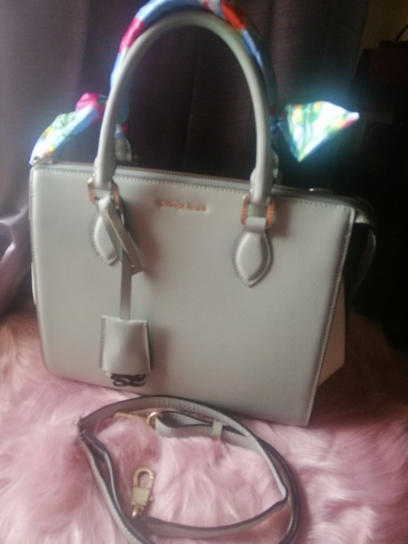 Louis quatorze-FREE SHIPPING (Category: Tote Bags) located in Calamba. Submitted by starseed_lightworker (Listing ID 1229108381, Image 3). Description: decluttering. small size LQ with sling. bought as pre owned. 8/10 condition..