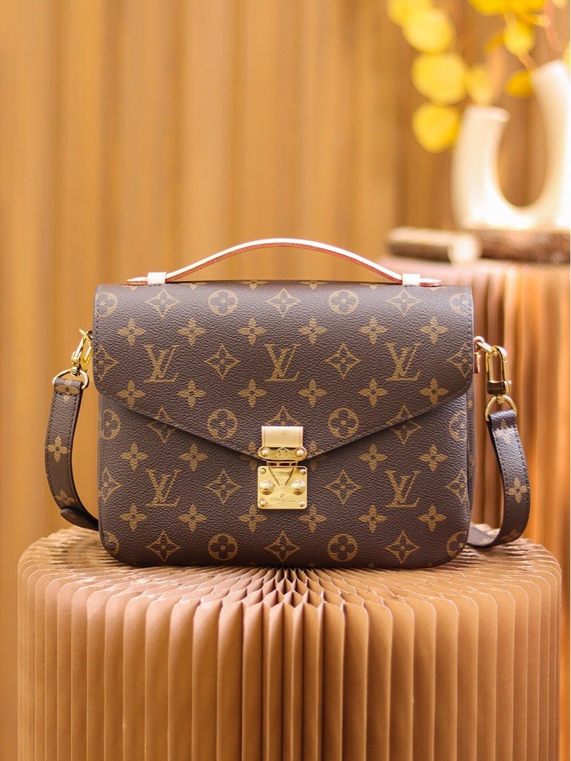 Lv pochette outlet metis replica