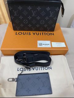 LOUIS VUITTON X Yayoi Kusama Gaston Wearable Wallet