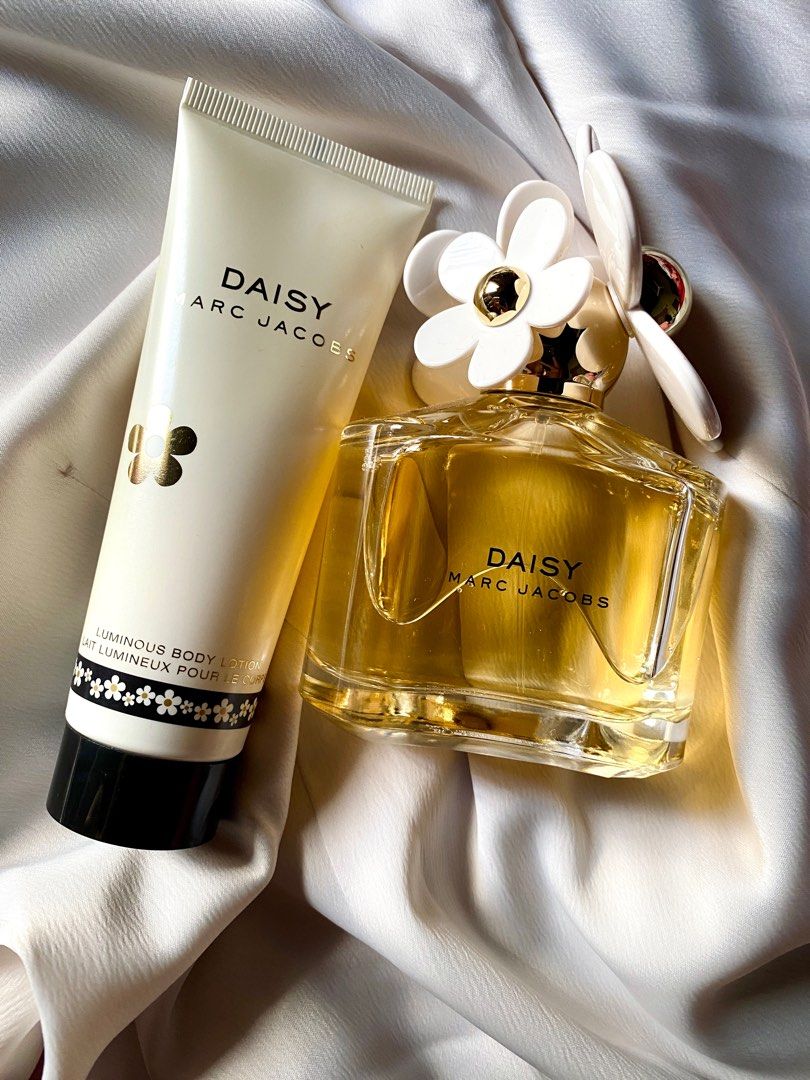 Marc jacobs daisy perfume and lotion shop