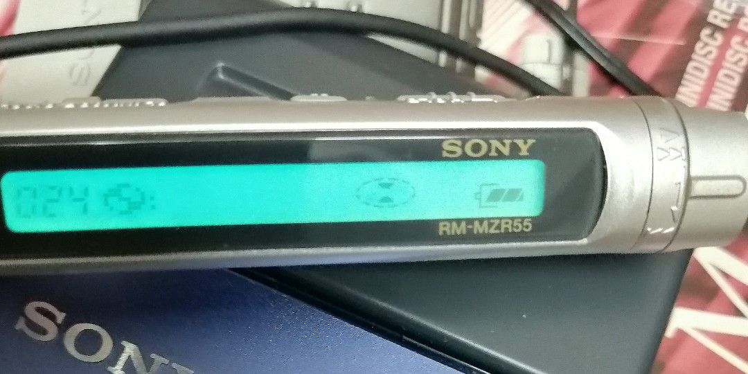 全套中古MD機Sony MZ-R55, 操作全正常！香口膠電芯(不能用)、線控、外