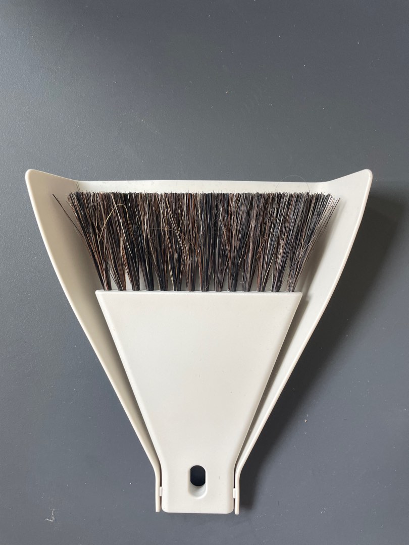 Mini Muji desk broom and dustpan, Furniture & Home Living, Cleaning