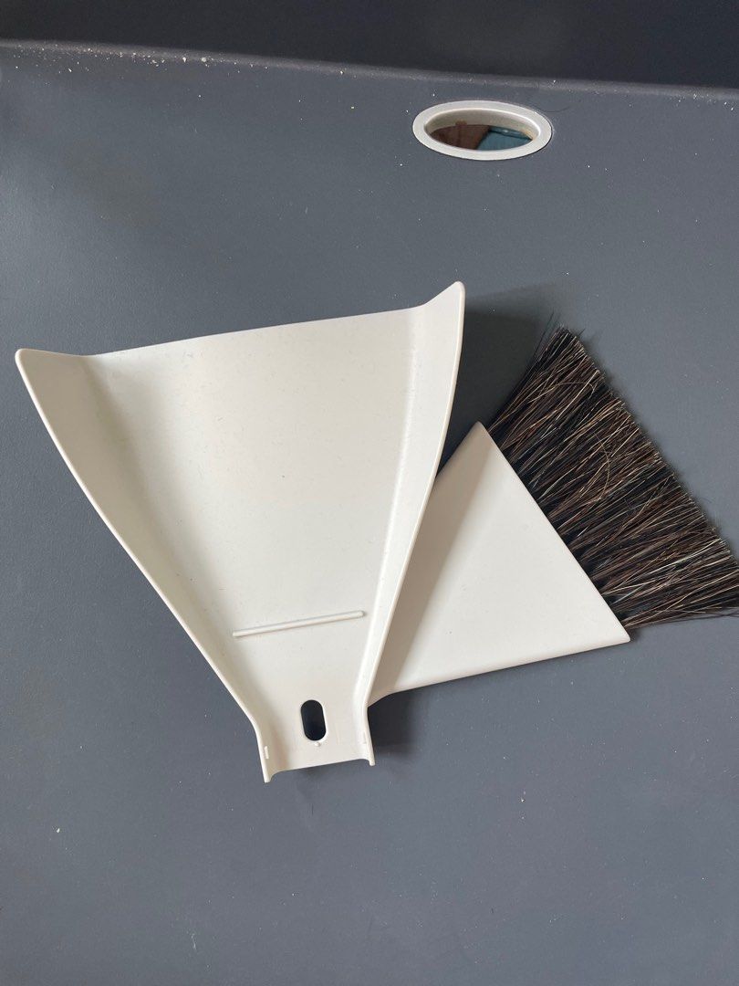 Mini Muji desk broom and dustpan, Furniture & Home Living, Cleaning