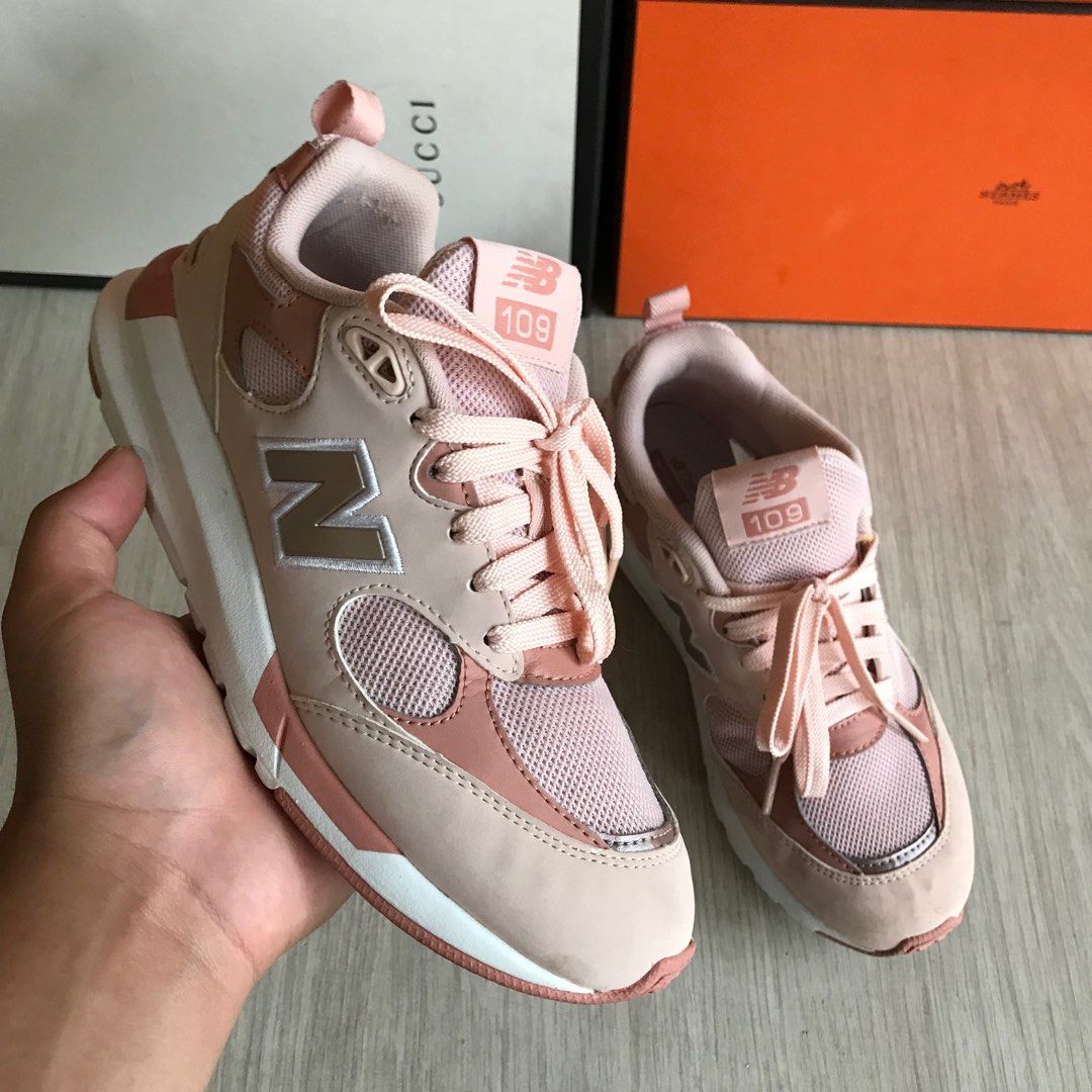 New Balance Authentic 109 sneakers size 37,5, Fesyen Wanita, Sepatu di  Carousell