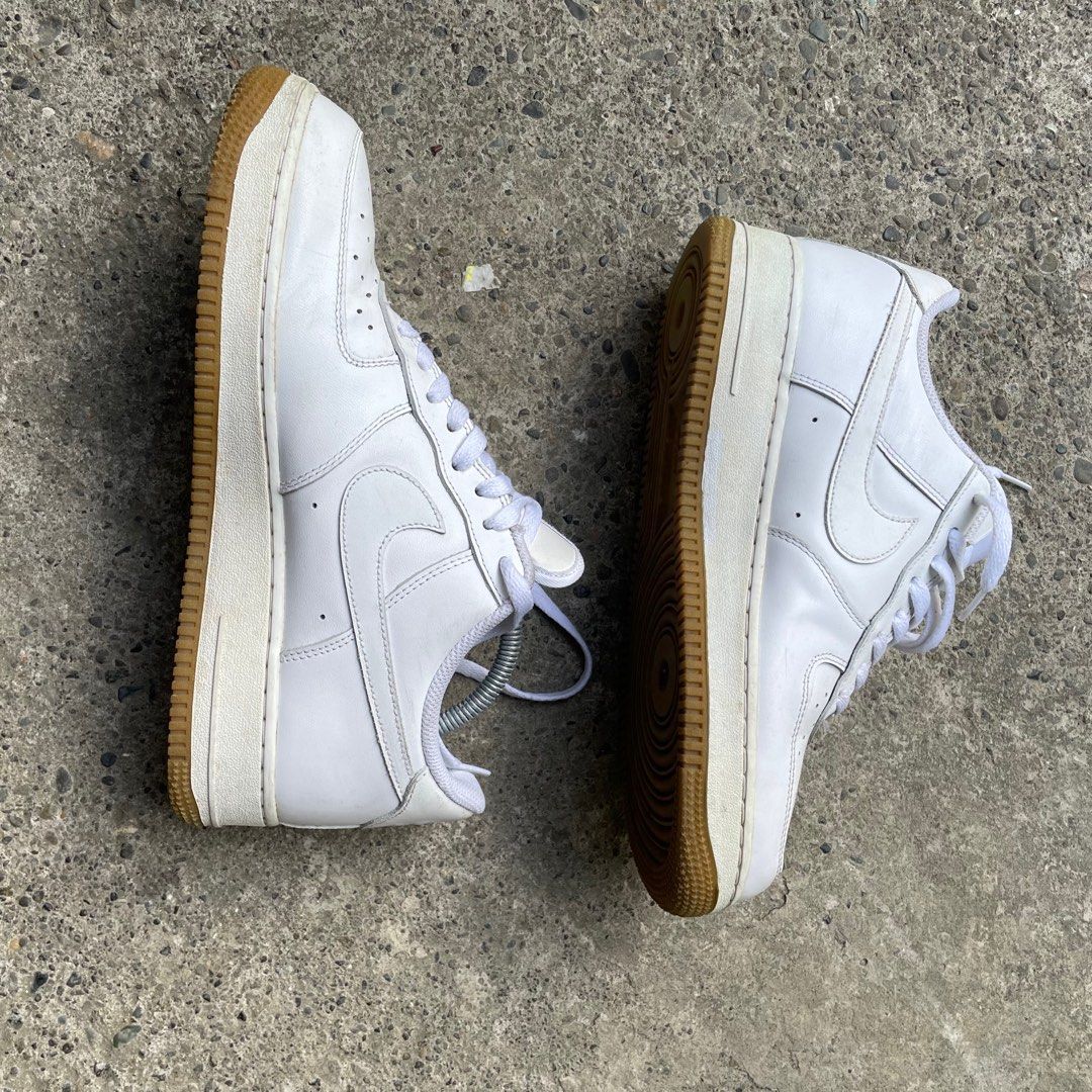 nike mens gum sole