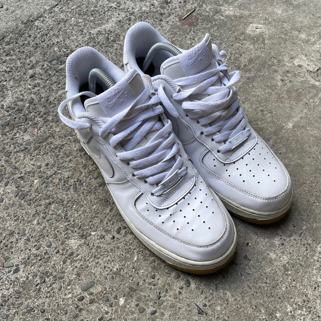 nike mens gum sole