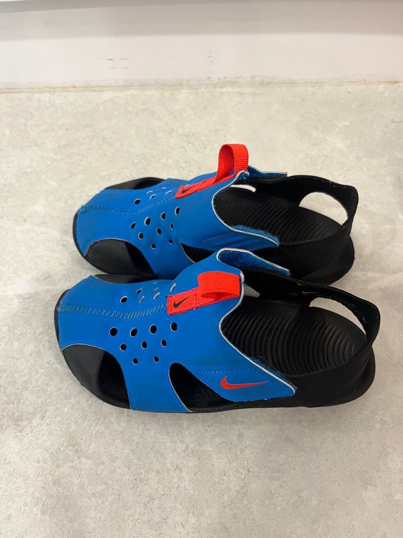 Nike sunray protect 11c top