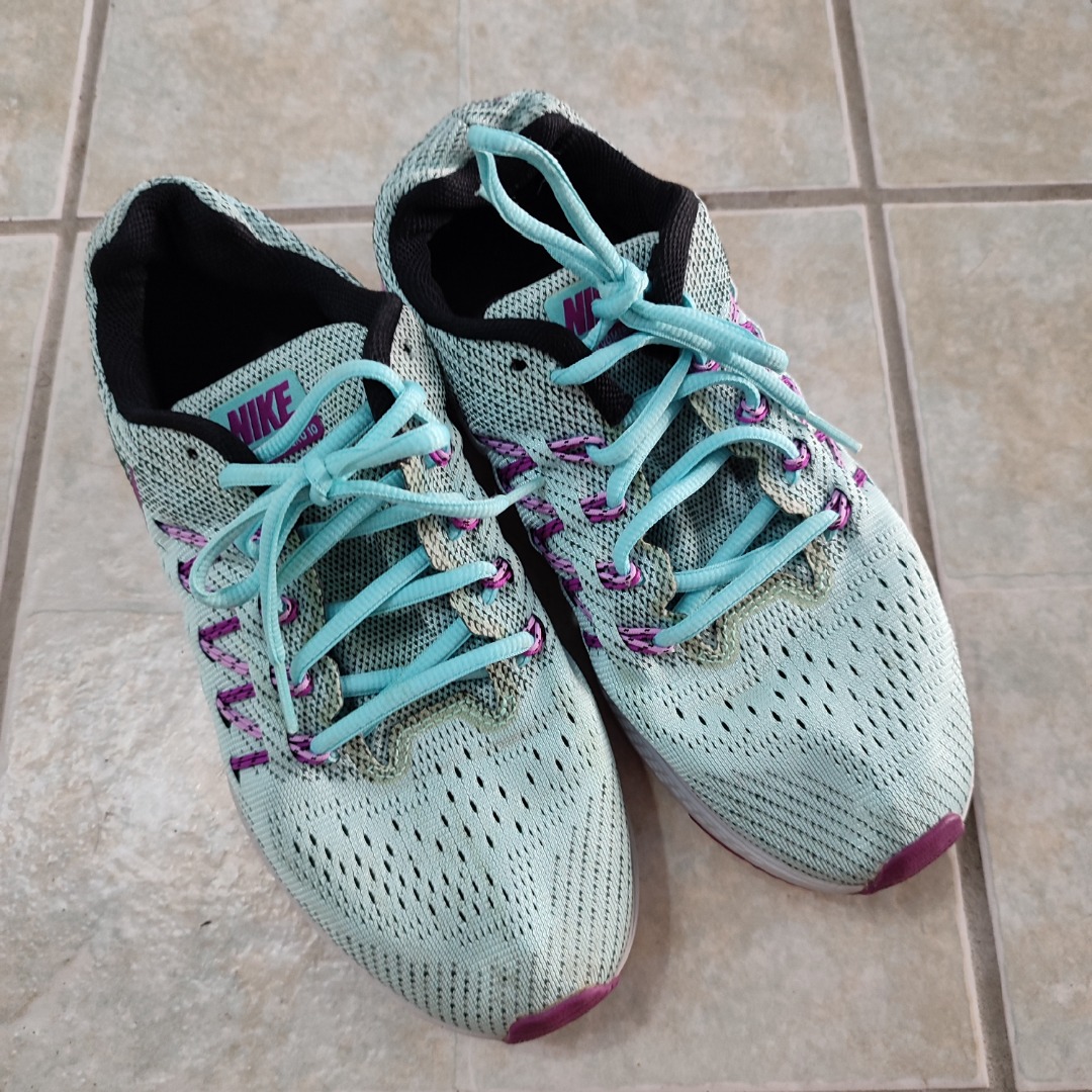 Nike Women s Zoom Vomero 10 Shoes Size US 8 Women s Fashion Footwear Sneakers on Carousell