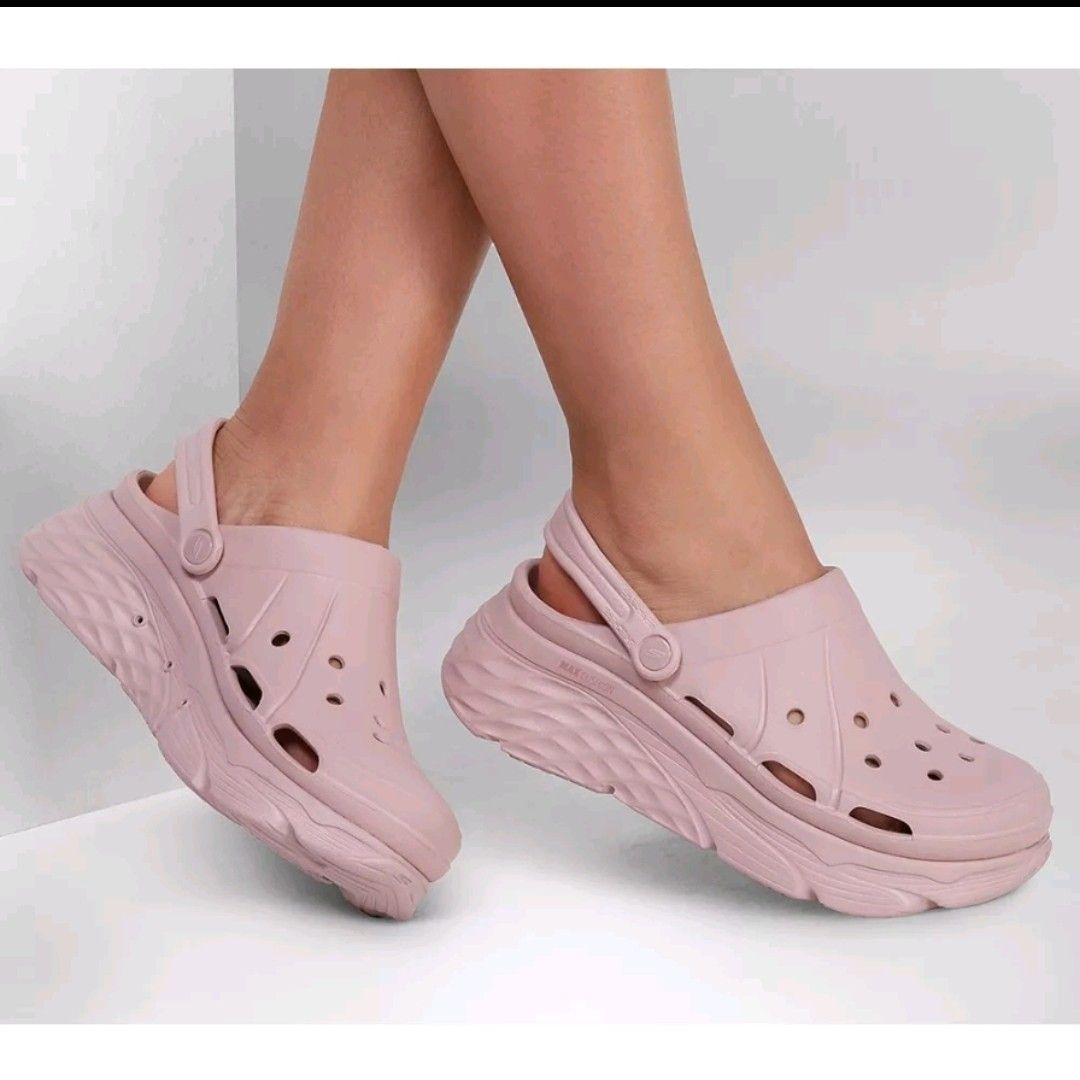 NP RM379 SKECHERS WOMEN MAX CUSHIONING SHOES ROSE COLOR SIZE US