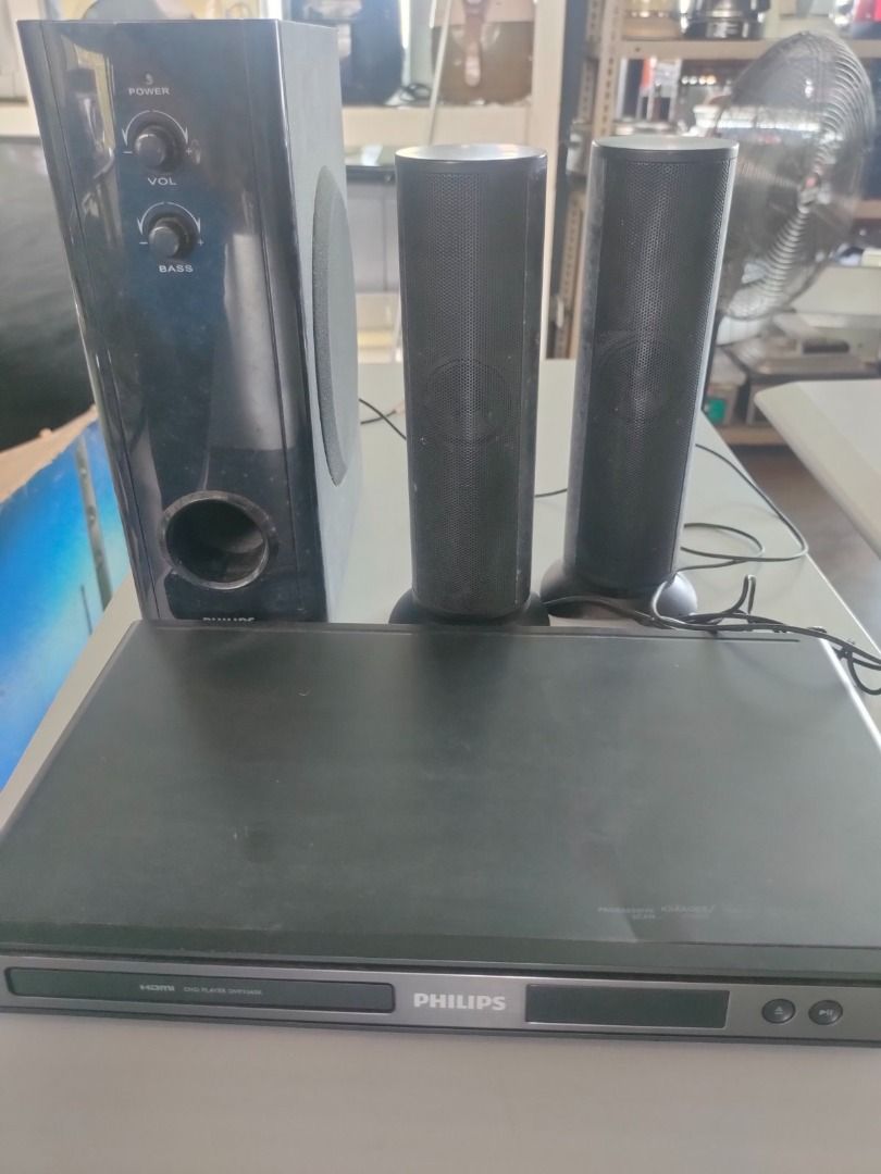 PHILIPS DVD HOME THEATER PLAYER (Category: Soundbars, Speakers & Amplifiers) located in San Pedro. Submitted by cgi.saversplustrading (Listing ID 1229133757, Image 1). Description: PHILIPS DVD HOME THEATER PLAYER 📌 1 SET AVAILABLE ‼️ Grab it na ‼️ 📌 SALE ‼️ SALE ‼️ SALE ‼️ 📌 BEFORE : Php 5000 📌 NOW : Php 4000 📌 Model : HTP3360K/98 📌 110V - 240V 50Hz-60Hz 12 WATTS 📌 NO REMOTE - WITH SPEAKER 📌 Color may vary due to lighting 📌 Pick up or sh