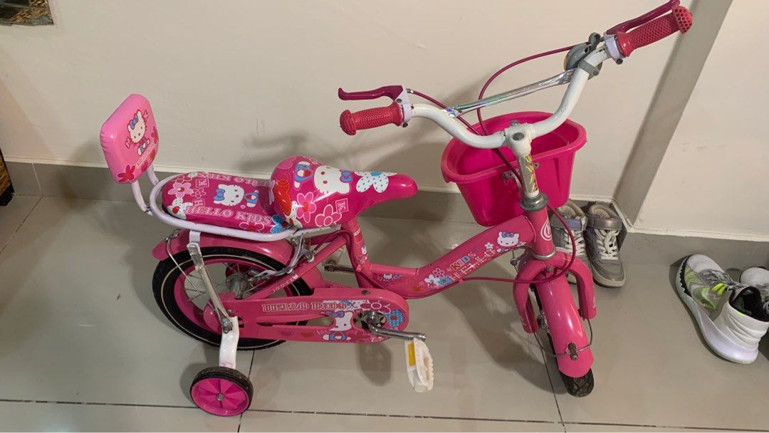 hello kitty bike toys r us