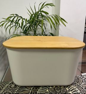 PLASTIC STORAGE CONTAINER WITH BAMBOO LID  Small - 24 x 18.5 x 12.5 cm