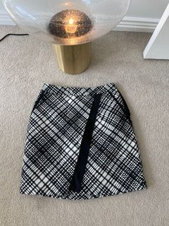 Portmans signature black and white wool check skirt size 6 RRP$120