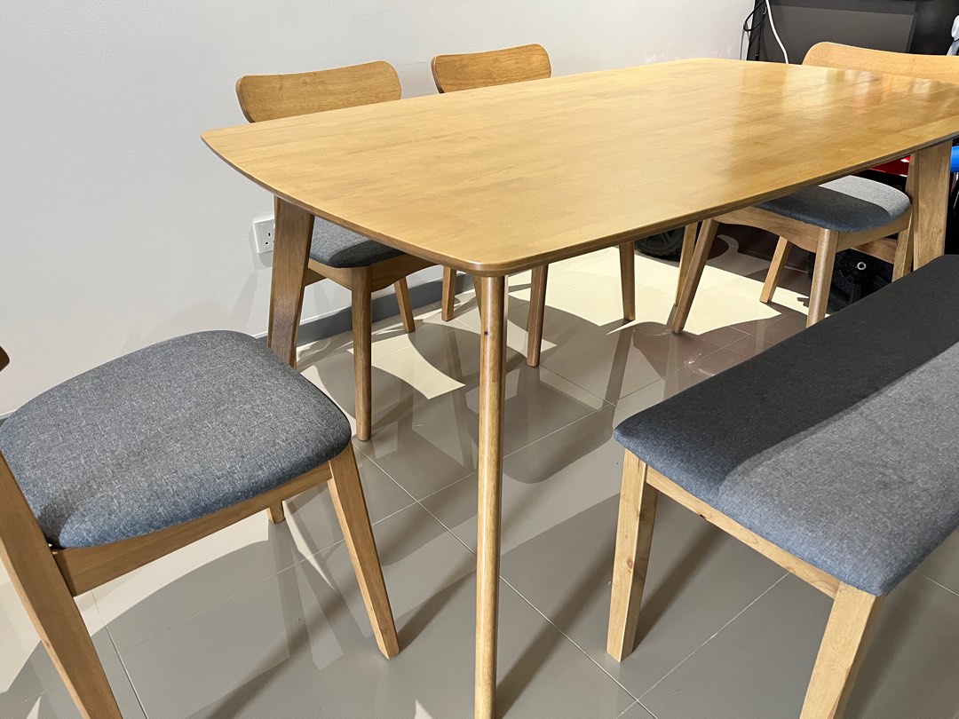 Preloved shop dining table