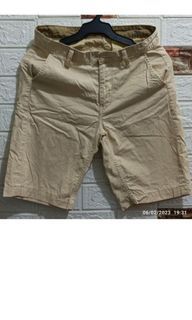 PRELOVED KHAKI SHORTS
