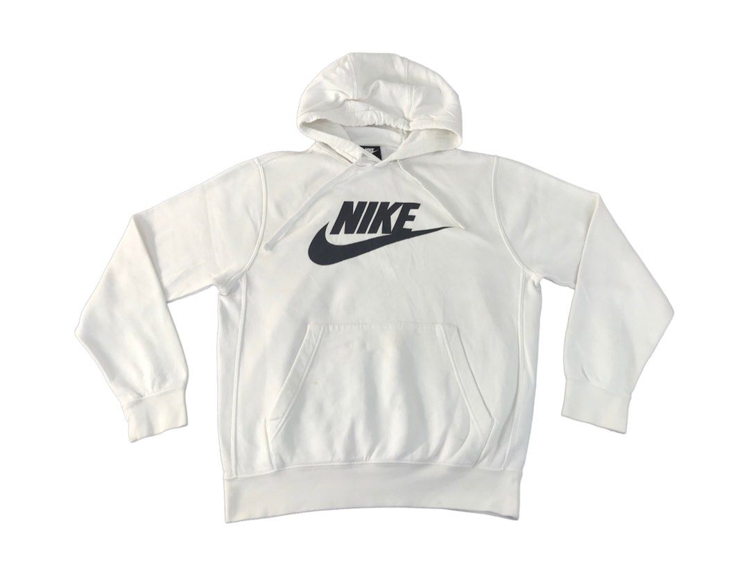Pull swoosh outlet