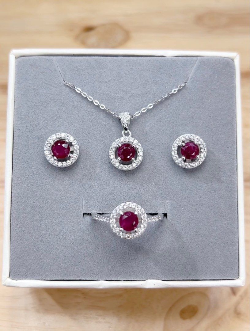 Ruby jewelry outlet set