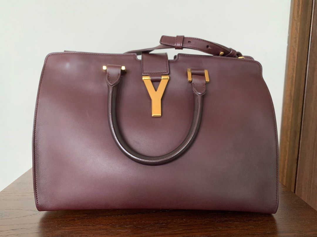 MoneyMax - Do you prefer the signature monogram or plain leather