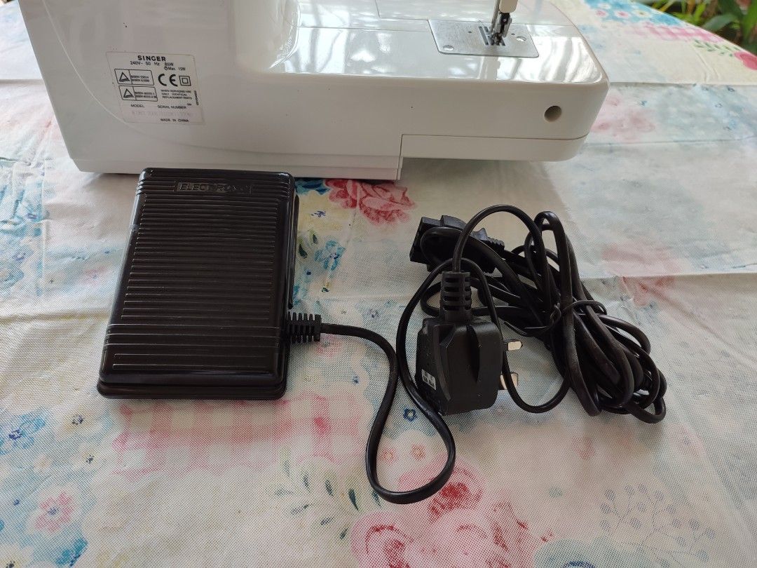 Singer Sewing Machine Model 8280, Hobbies & Toys, Stationery & Craft ...