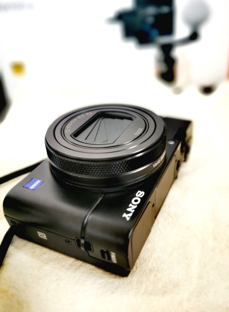 point and shoot camera with hdr