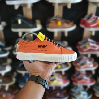 (Category: ) located in . Submitted by my_sneakerghost (Listing ID 1229135355, Image 1). Description: .