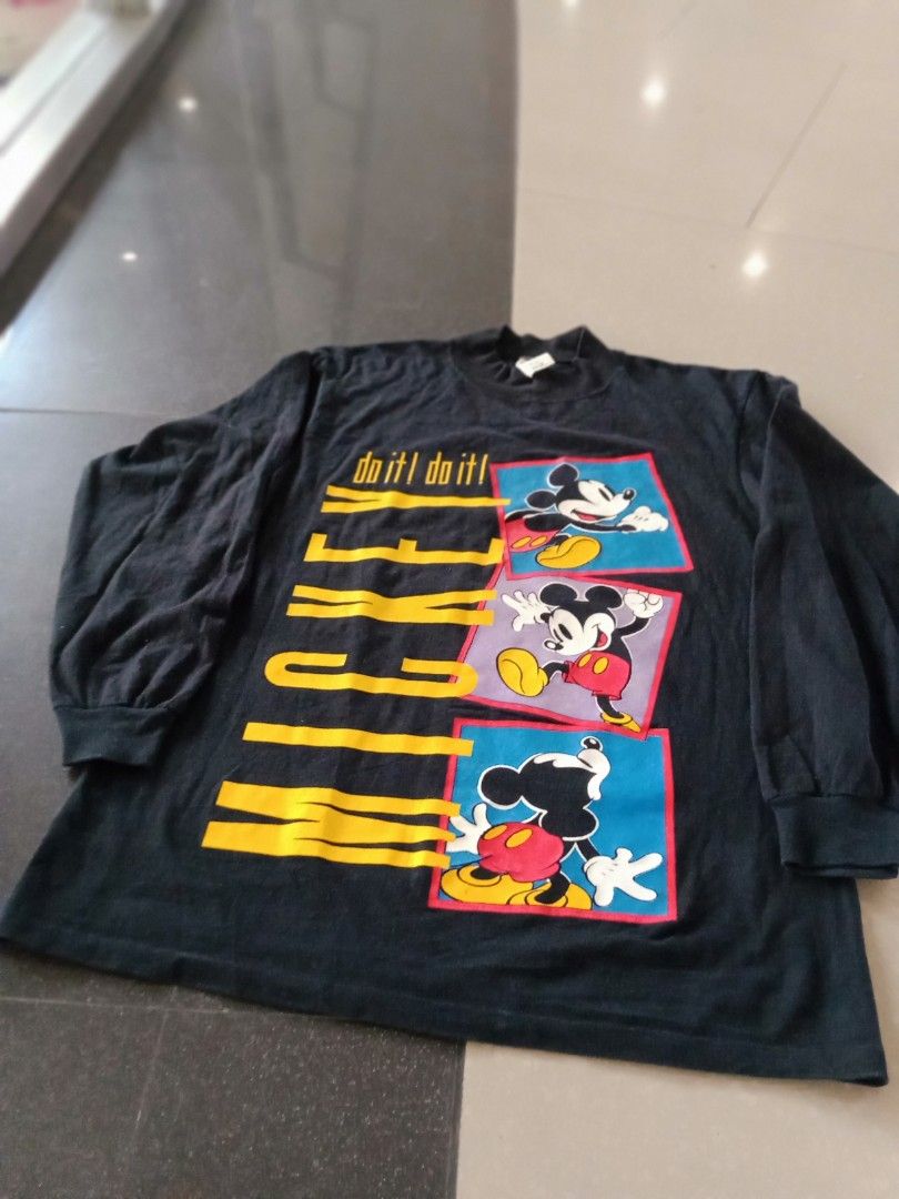Vintage mickey mouse sweatshirt 90's Tag, Men's Fashion, Tops  Sets,  Tshirts  Polo Shirts on Carousell