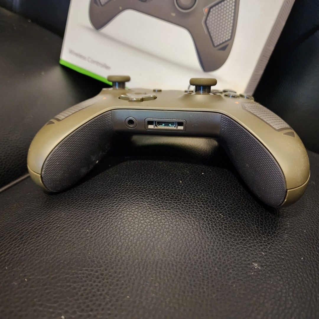Xbox Wireless Controller Combat Tech Special Edition, Video Gaming
