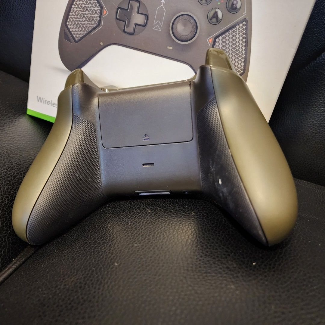 Xbox Wireless Controller Combat Tech Special Edition, Video Gaming
