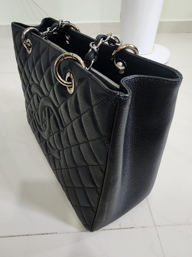 💖 Chanel GST Tote Bag, Luxury, Bags & Wallets on Carousell