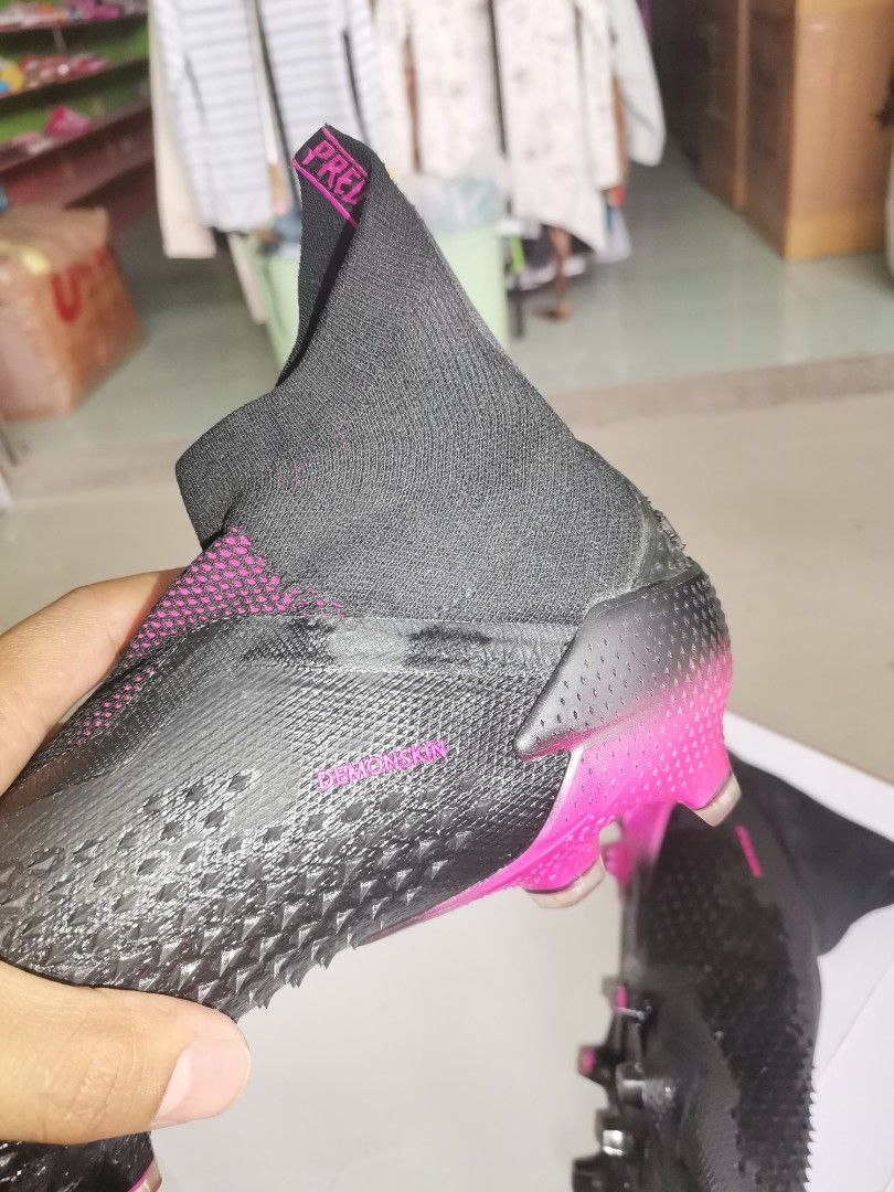 ADIDAS Predator control, Women's Fashion, Footwear, Sneakers on Carousell