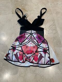 (Category: ) located in . Submitted by fashionupcycler (Listing ID 1224380230, Image 1). Description: .