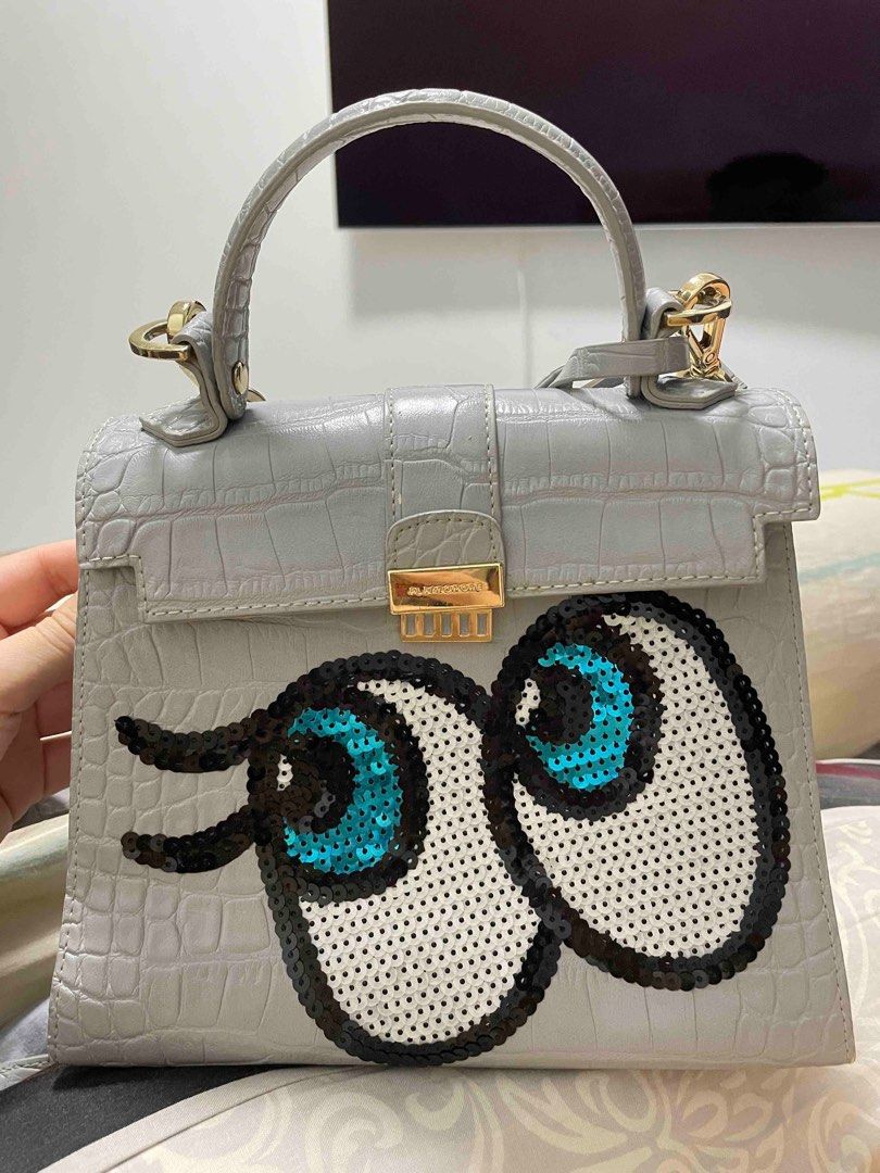 Shy shop girl bag